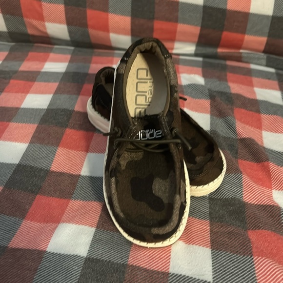 Little Boys size 9 Camoflauge Hey Dudes - Picture 1 of 2